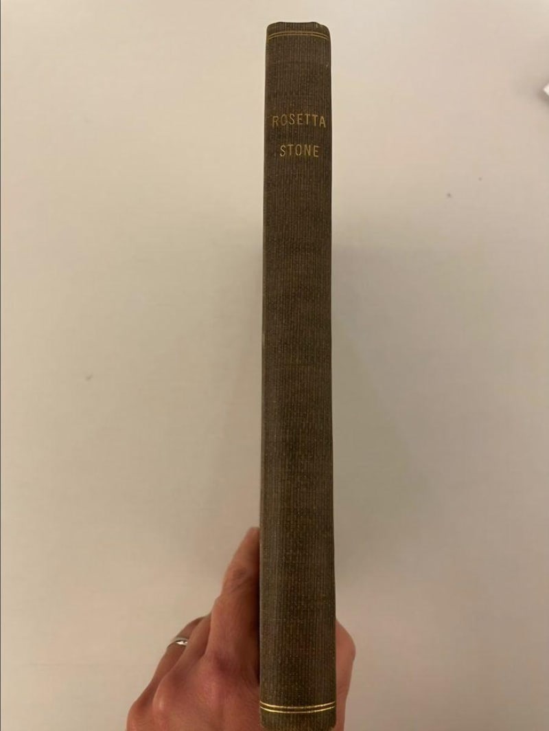 C019 Spine and library titling